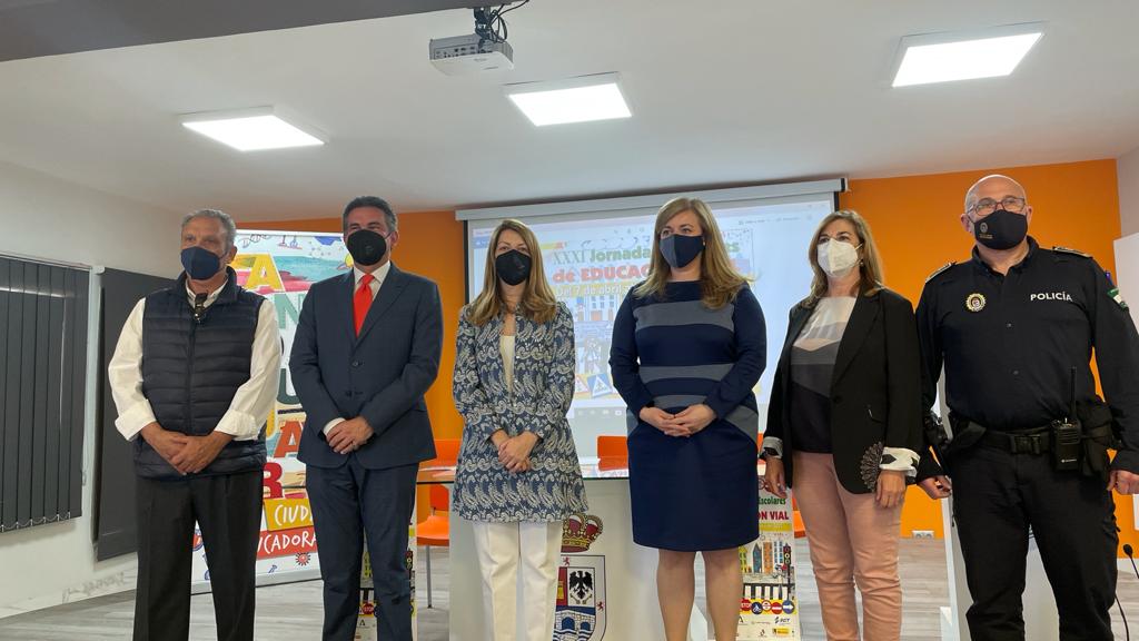 Responsables de las jornadas en la presentación de ayer miércoles en el salón de actos de la Casa Municipal de Cultura.