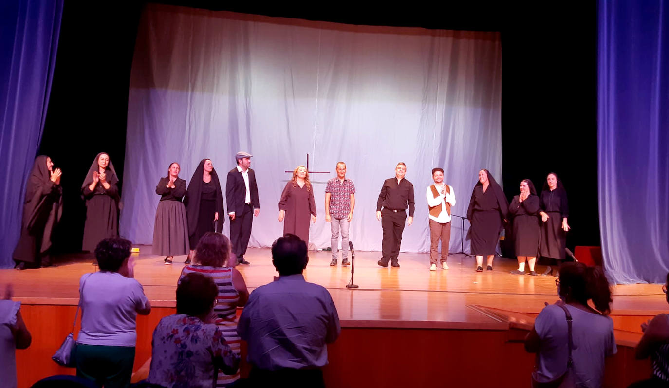 Porcuna reabre el Teatro María Bellido con el grupo Ambar