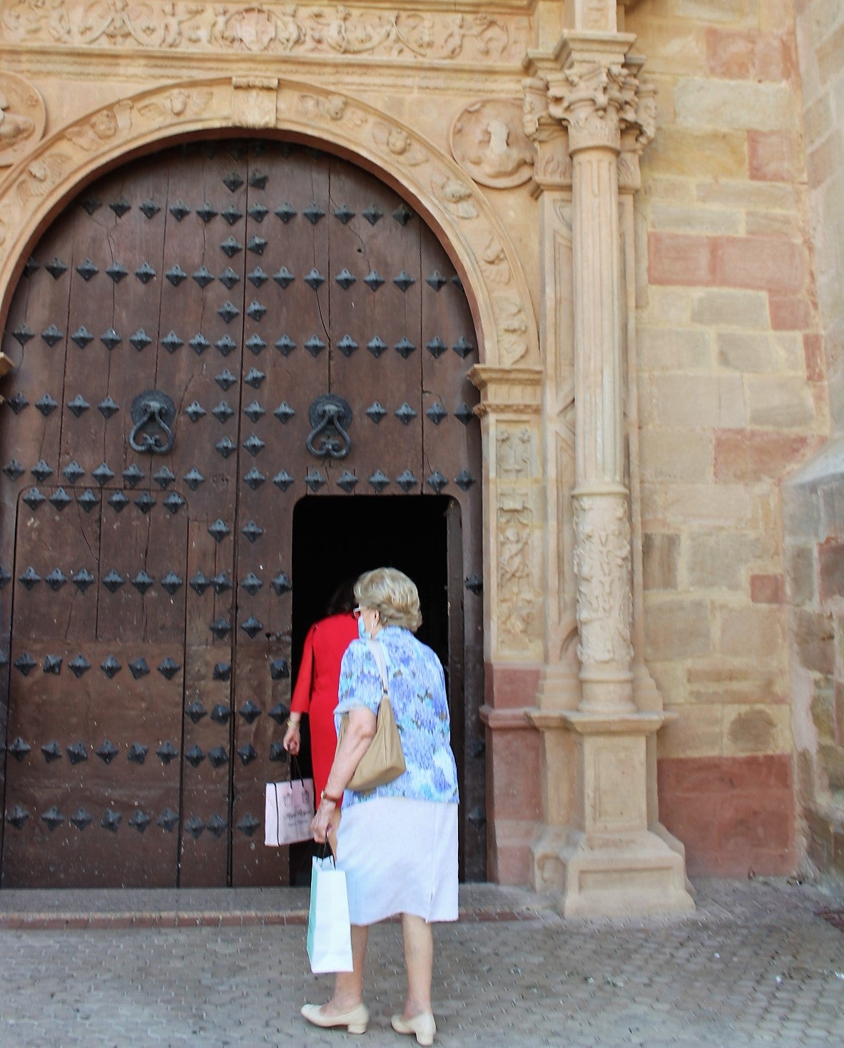 La Asociación Amigos del Patrimonio planea restaurar la portada sur de San Miguel