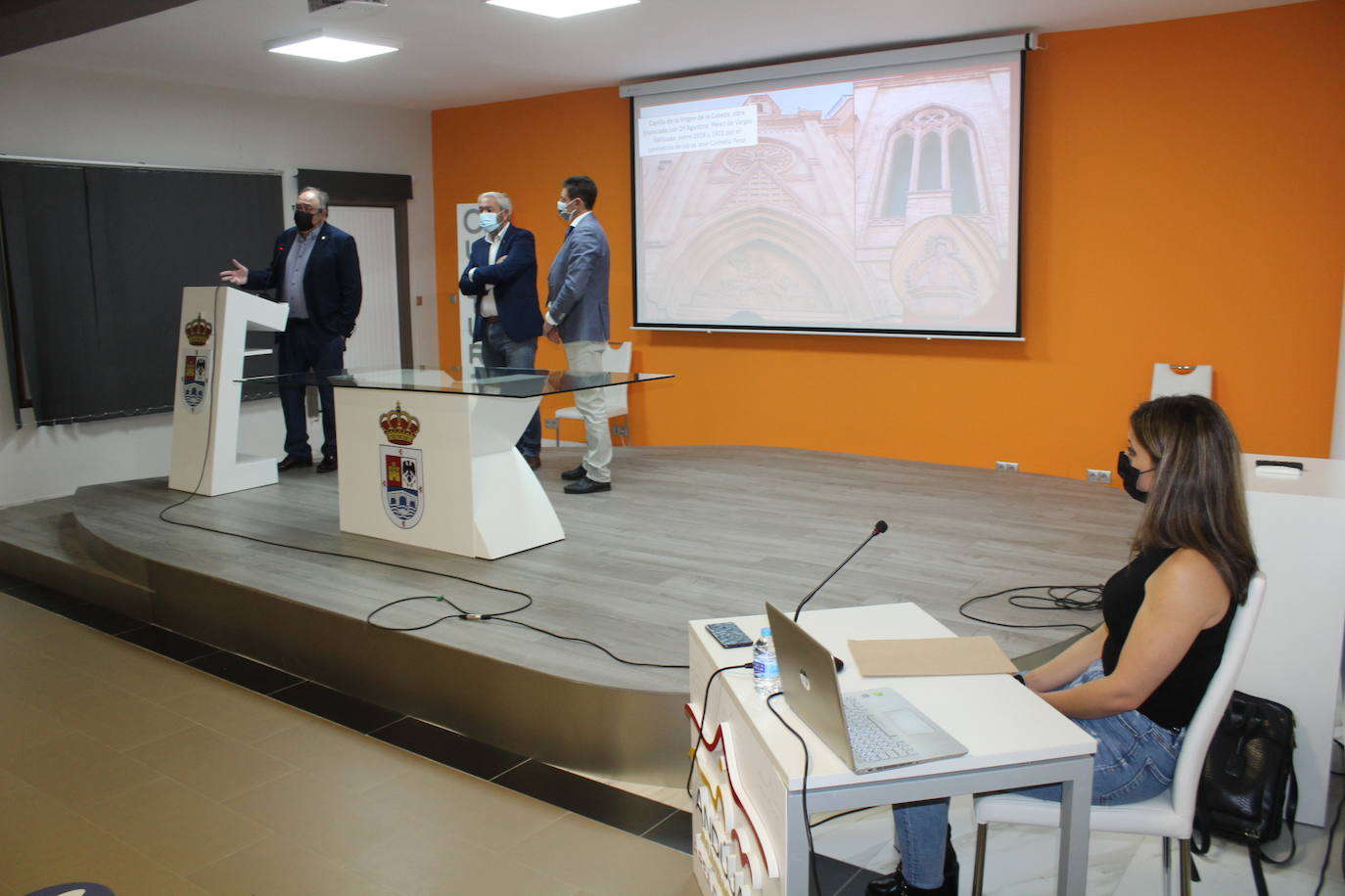 Inicio de las conferencias de la Virgen de la Cabeza. 