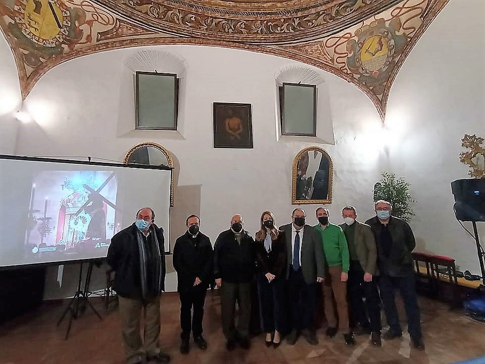 Asistentes al acto de inauguración. 