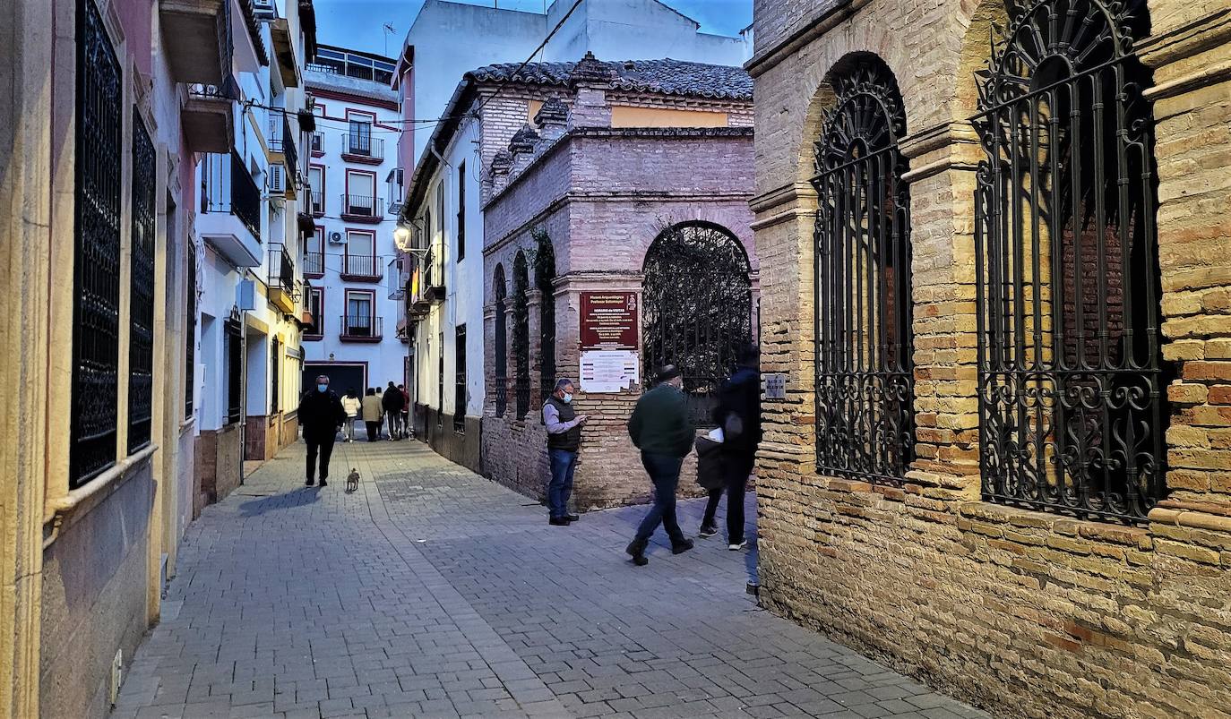 Calle Maestra y el Palacio de los Niños de Don Gome, ubicados en pleno casco histórico. 