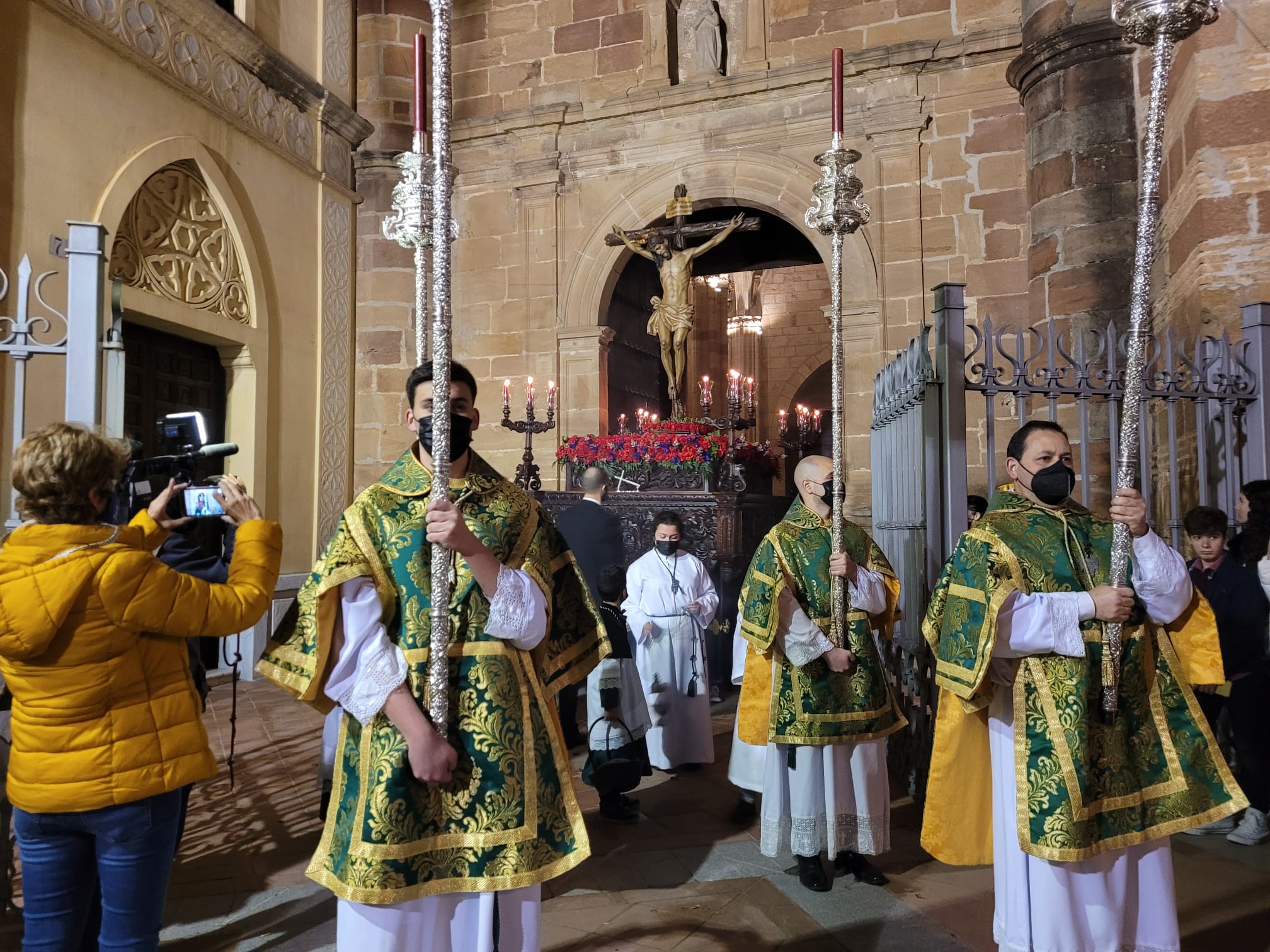 Salida del Cristo de la Providencia de la parroquia de Santa María. 