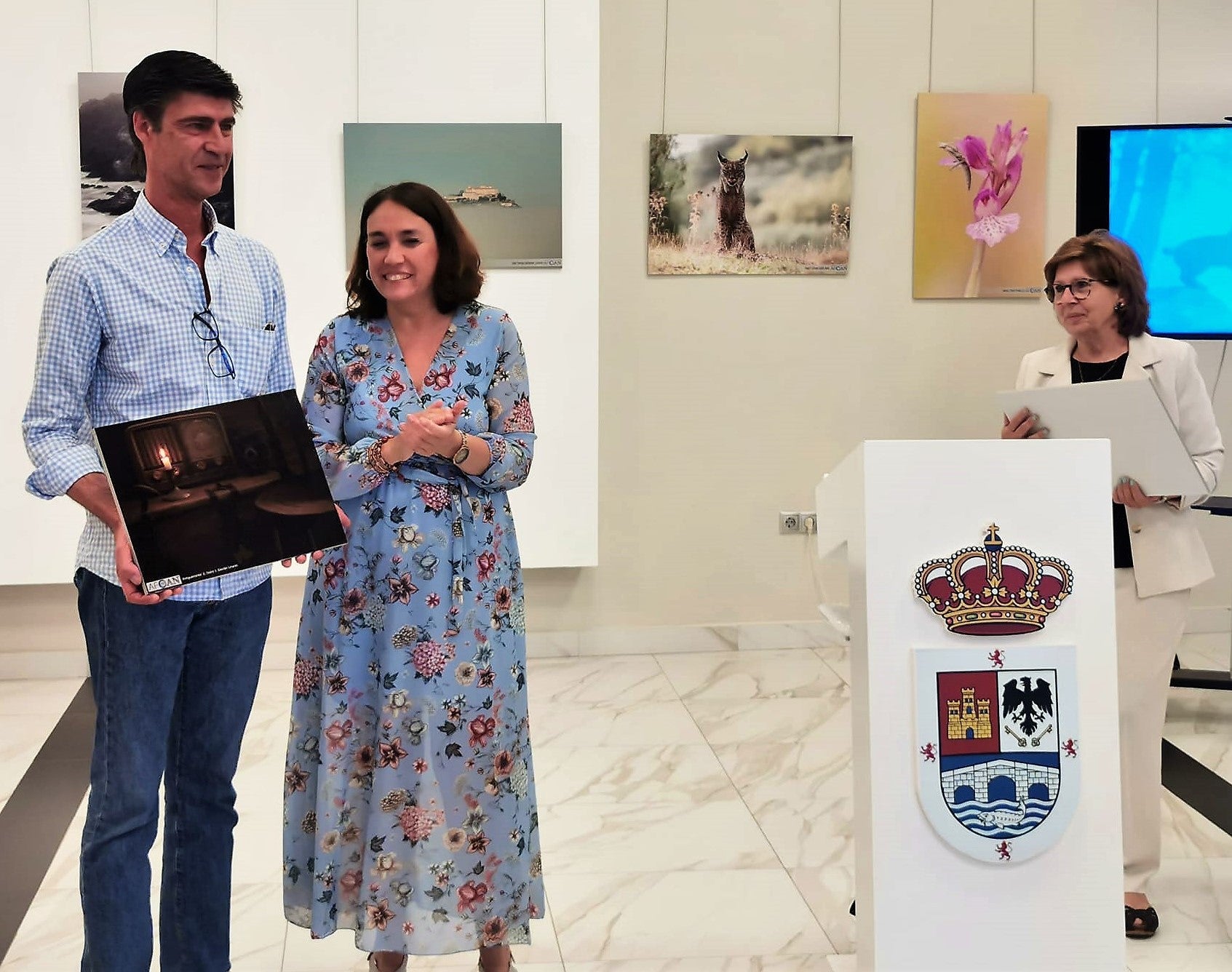 Isidro Gavilán, junto a María Luisa Grande y Mª Ángeles Pérez .