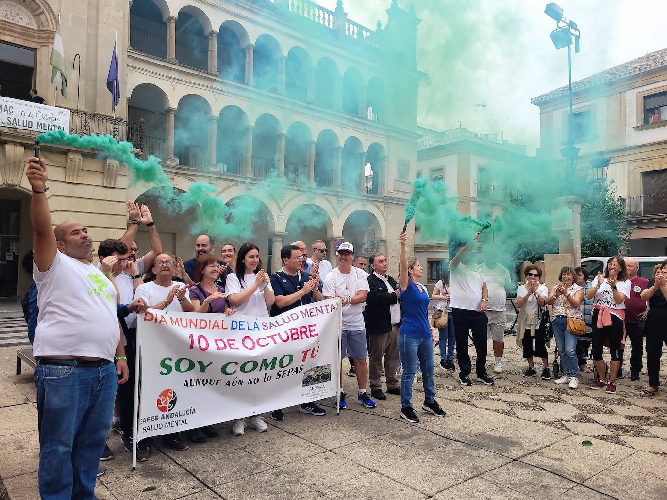 Lanzamiento de bengalas tras la lectura del manifiesto. 