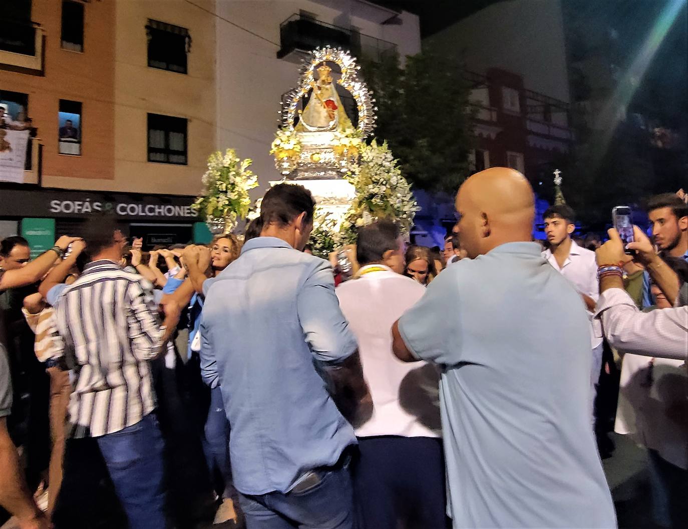 Virgen de la Cabeza a su paso por la Avenida Puerta de Madrid. 