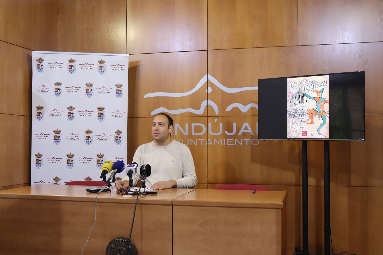 José Antonio Oria durante la presnentación del mercado medieval. 