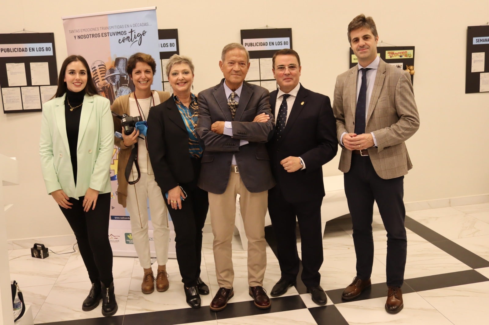 Una exposición recorre los 40 años de historia de Radio Andújar y su evolución