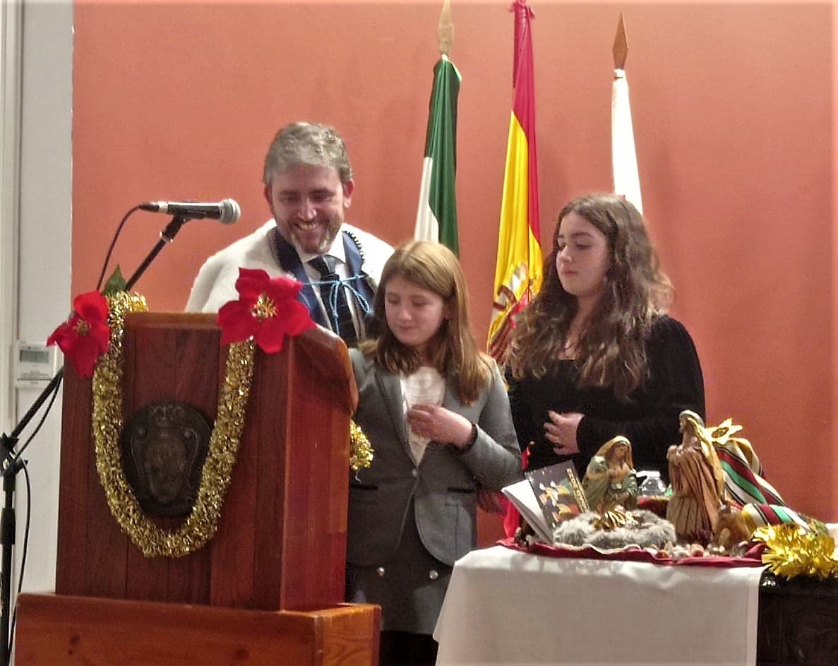 Rafael Carlos contó con la complicidad de los chavales en su pregón. 