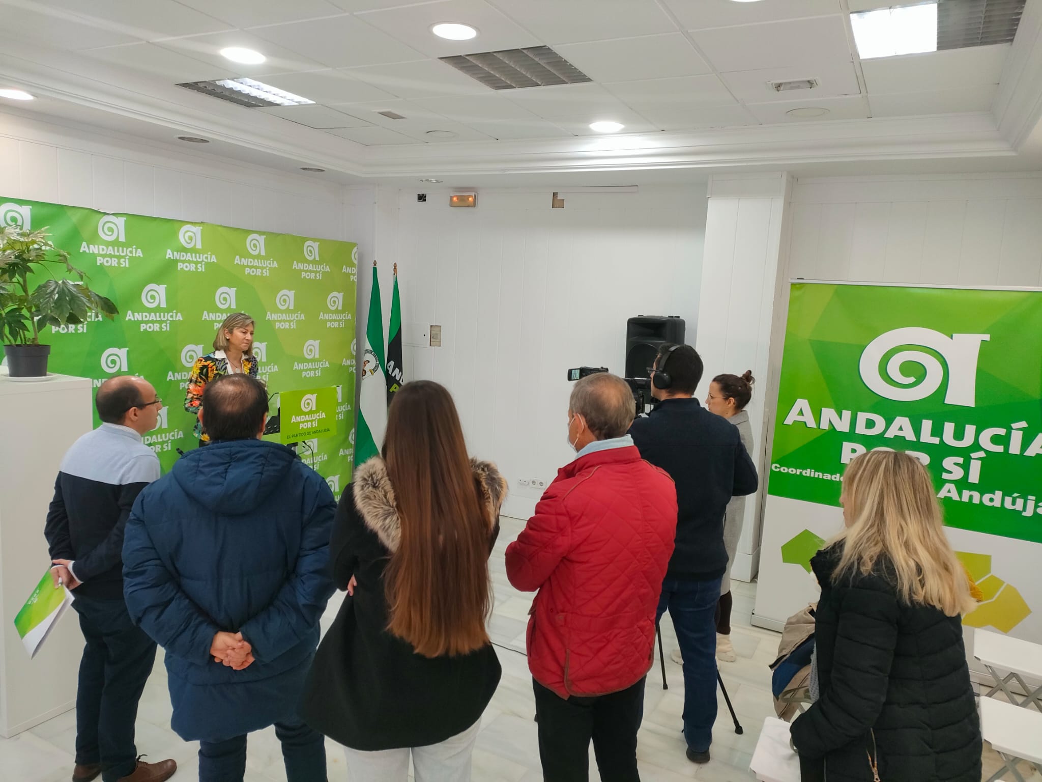 CAMACHO DURANTE SU ENCIENTRO CON LA PRENSA. 