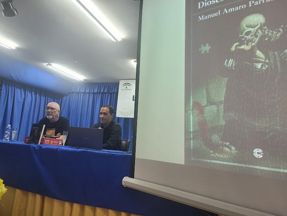 Manuel Amaro se consolida en la literatura del terror con 'Dioses de barro'