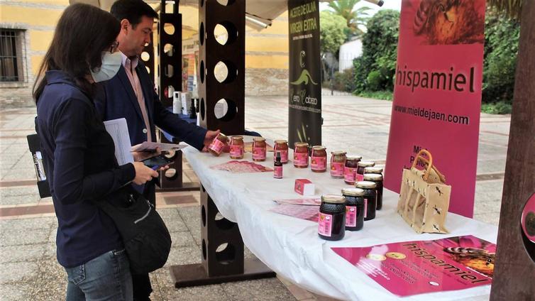 Las últimas precipitaciones no mejoran la producción de miel