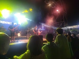 Actuación de Apache el pasado sábado en el ferial.