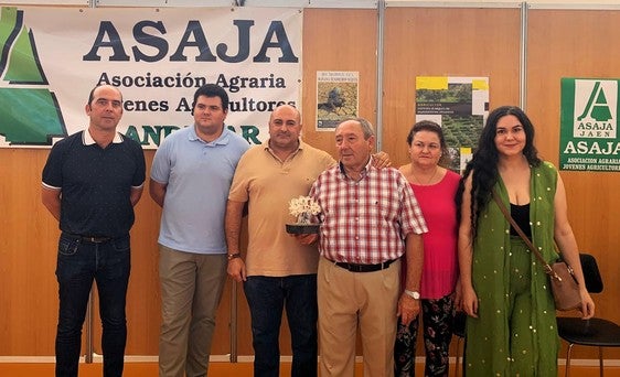 Acto de homenaje a Miguel Peralvarez