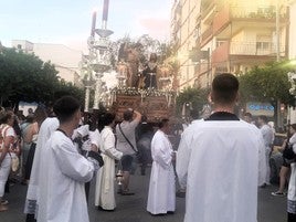 Paso de la Oración en el Huerto por su antiguo recorrido de la Avenida Plaza de Toros.