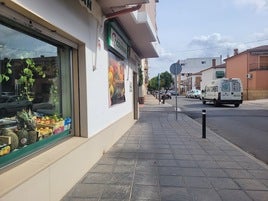 Comercio de barrio en la zona de la plaza de toros.