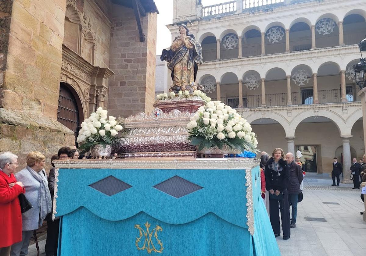 La imagen a su paso por la Plaza de España.