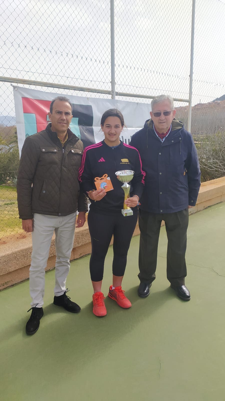 Araceli Moya gana con autoridad el XIV Trofeo de Tenis Ávolo Jaén Paraíso Interior en la modalidad cadete