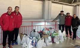 Campaña de recogida de alimentos del Andújar Fútbol Sala en favor del Centro San Vicente.