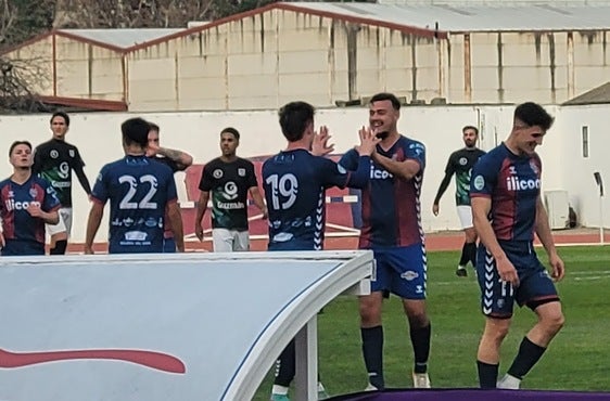 El Iliturgi ajusticia al Alhaurín de la Torre y sale del descenso en la División de Honor