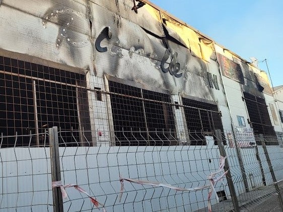 La falta de resolución de un incendio origina graves trastornos a los afectados