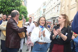 Coro de la Cofradía Matriz de la Virgen de la Cabeza, durante las banderas de ayer.