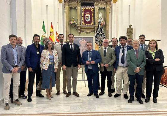Espectacular presentación del cartel de los anderos en Santa Marina, obra de José Reinoso