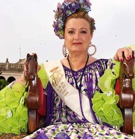 Isabel Barrios en jamuga, durante la mañana del sábado de romería como hermana mayor consohorte.
