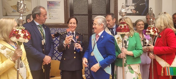 Histórica visita de las banderas de la Cofradía Matriz a la Policía Nacional