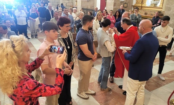 La peña Los Peregrinos renueva su compromiso con los caminantes de la Virgen