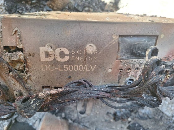 El fuego de la Sierra de Andújar se ceba también con infraestructuras del entorno