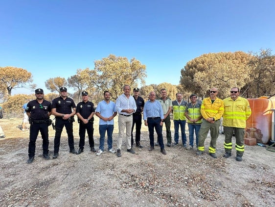 Jesús Estrella destaca el trabajo del Plan Infoca en el incendio de Andújar