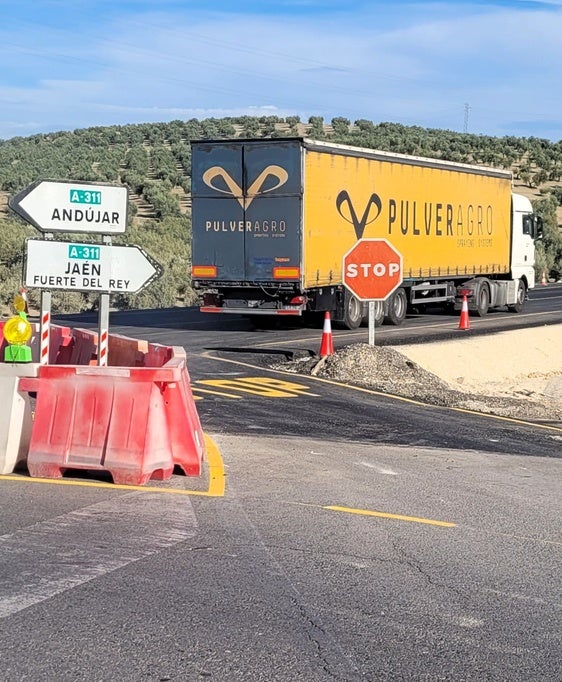 La A-311 reabre al tráfico en el tramo de las obras que continuarán hasta la primavera