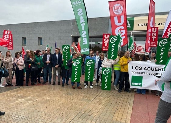 El PSOE denuncia un desmantelamiento de los centros sanitarios públicos