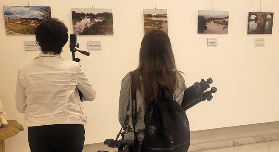 Una exposición fotográfica explica la evolución del río Guadalquivir en Andújar