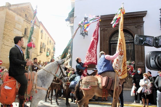 SALIDA EN CABALLERÍA DE LA COFRADÍA MATRIZ DE ANDÚJAR CAMINO DEL SANTUARIO EN LA MAÑANA DEL SÁBADO DE ROMERÍA.