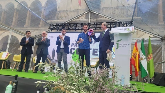 El humorista David Broncano tras su intervención en el pregón de la Fiesta del Primer Aceite.