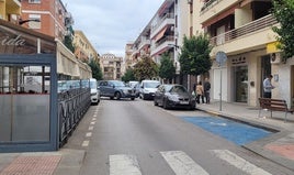 CALLE EMPERADOR ADRIANO, DONE IU PIDE QUE LLEGUE EL CENTRO COMERCIAL ABIERTO.