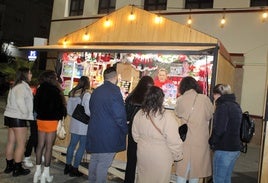 Mercadilloo navideño instalado en la Plaza Rivas Sabater.
