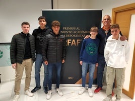 JÓVENES FUTBOLISTAS ANDUJAREÑOS PREMIADOS EN LA GALA.