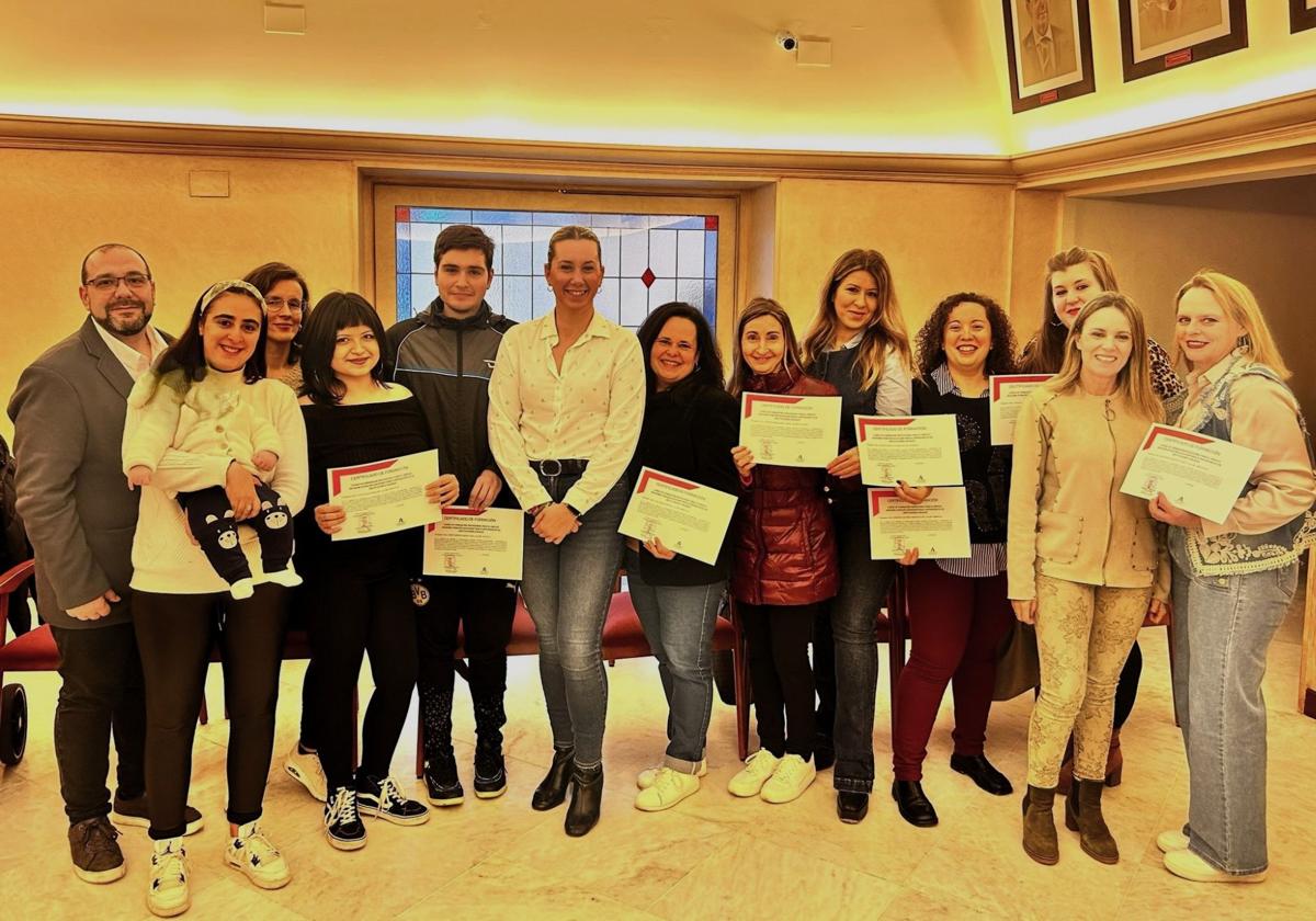 Entrega de diplomas del último curso desarrollado.