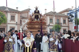PASOS DE NUESTRO PADRE JESÚS DE LA SENTENCIA Y LA ESPERANZA POR EL CENTRO.