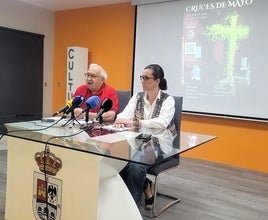 Alfonso Soto y María José Fuentes durante la presentación.