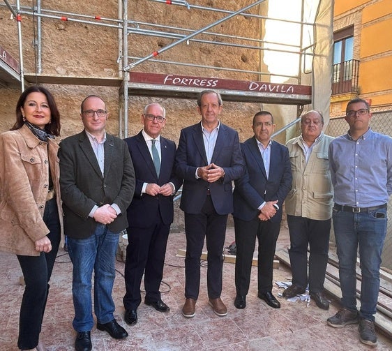 La Junta inicia las obras de consolidación y conservación de la cara sur de la muralla de Andújar