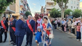 Representantes de la hermandad en la procesión por el parque San Eufrasio.