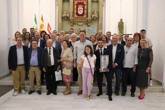 FOTO DE FAMILIA TRAS EL ACTO DEL PREGÓN.