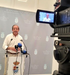 CARMONA DURANTE SU BALANCE DE ESTA MAÑANA.