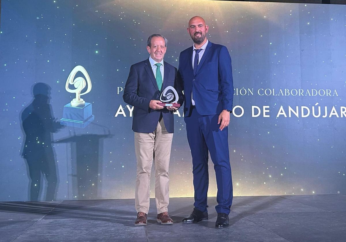 El Consitorio andujareño, con su alcalde a la cabeza, como entidad colaboradora, fue uno de los premiados.