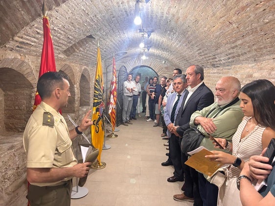 Una muestra ilustra en Andújar sobre las enseñas nacionales
