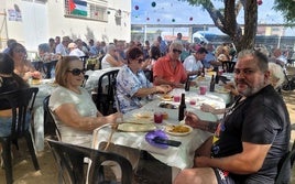 Asistentes a la paella de Izquierda Unida.